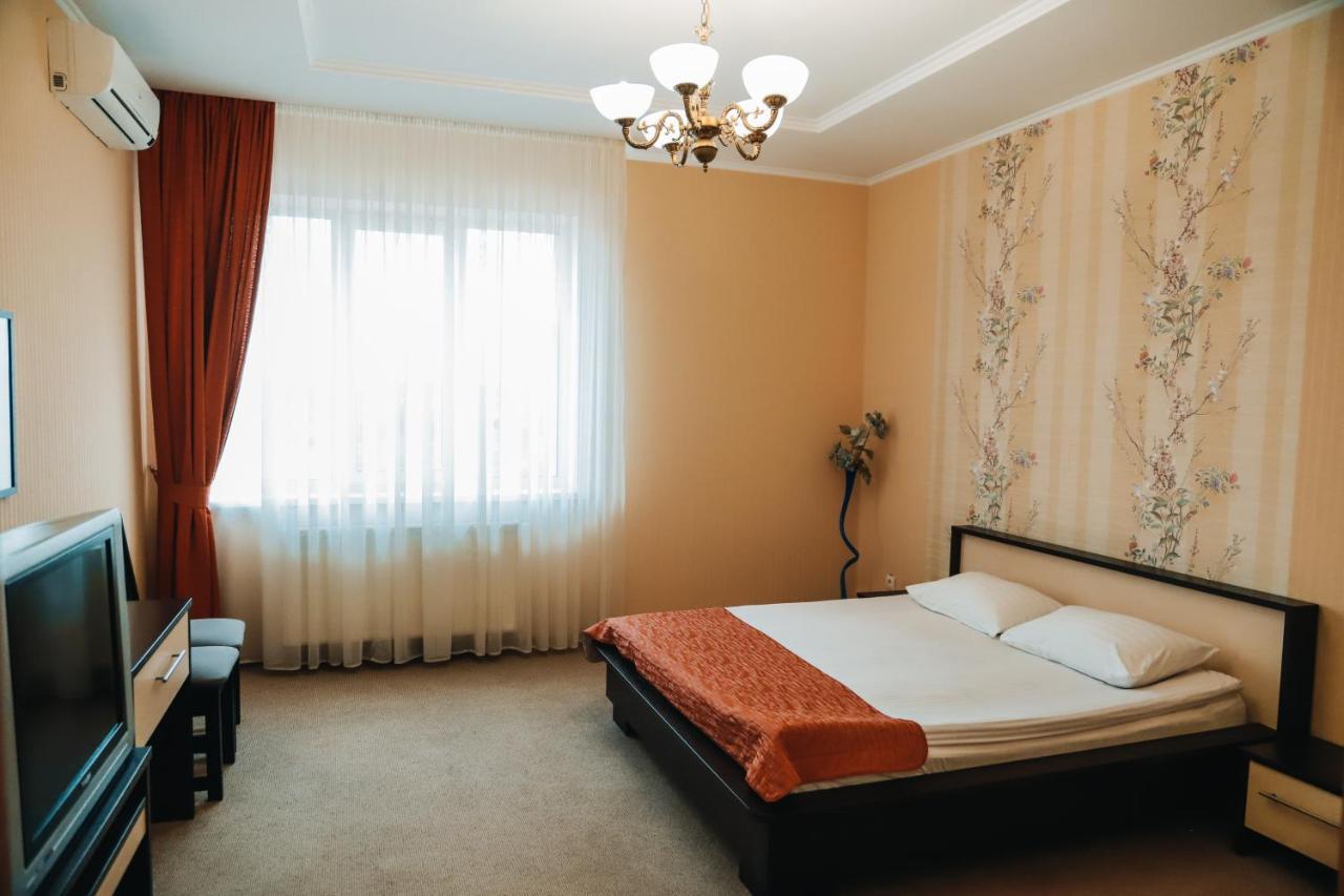 Готель Релакс Korostyshiv Ngoại thất bức ảnh