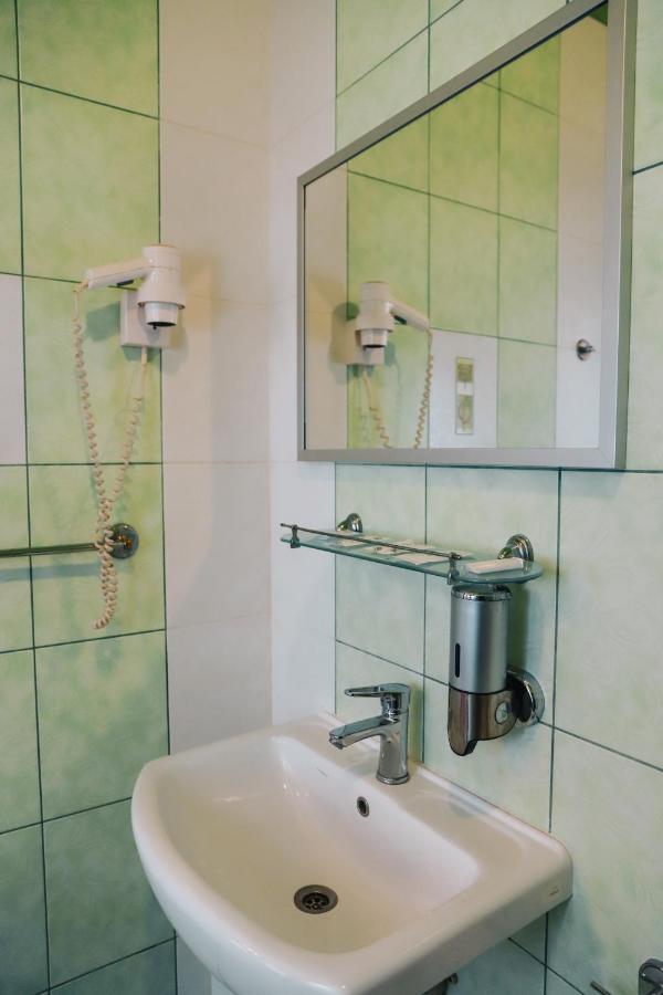 Готель Релакс Korostyshiv Ngoại thất bức ảnh