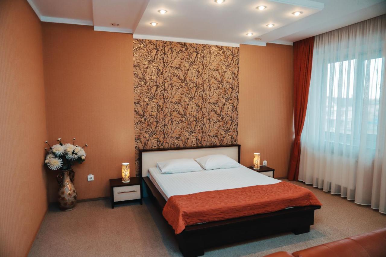 Готель Релакс Korostyshiv Ngoại thất bức ảnh